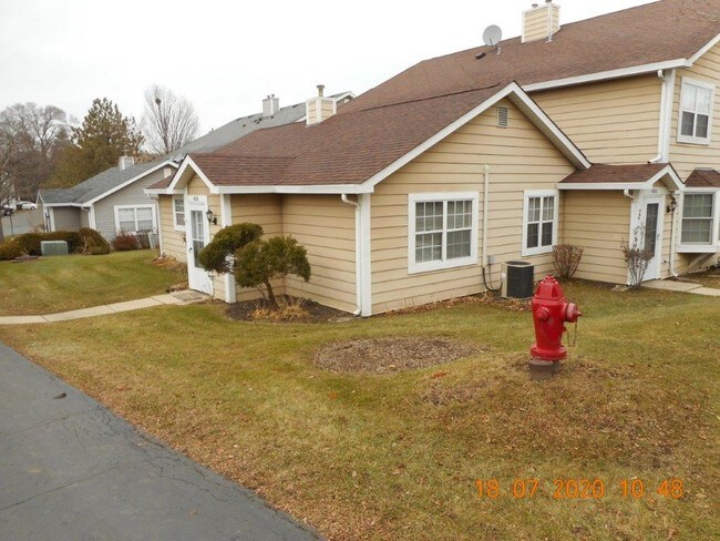 Foto del edificio - 458 N Lake Shore Dr