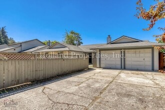 Building Photo - 6685 SW 192nd Ave