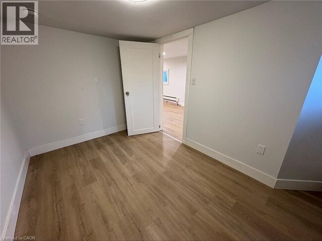 Photo du bâtiment - 803 King St