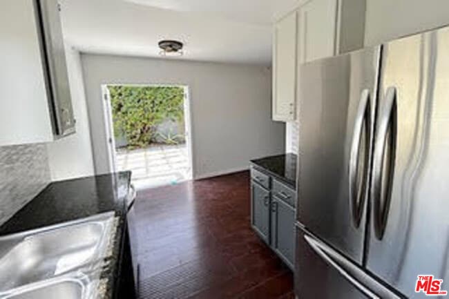 Building Photo - 5529 Cartwright Ave
