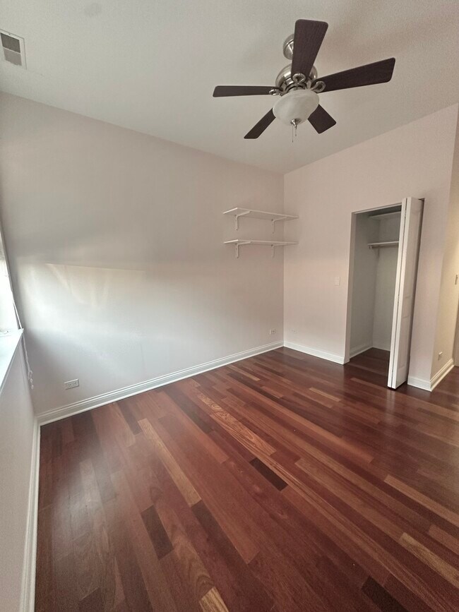 Foto del edificio - 7544 W Belmont Ave