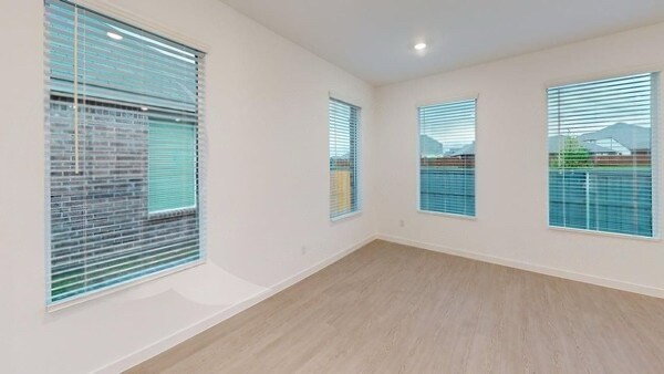 Foto del edificio - 726 Madrono Dr