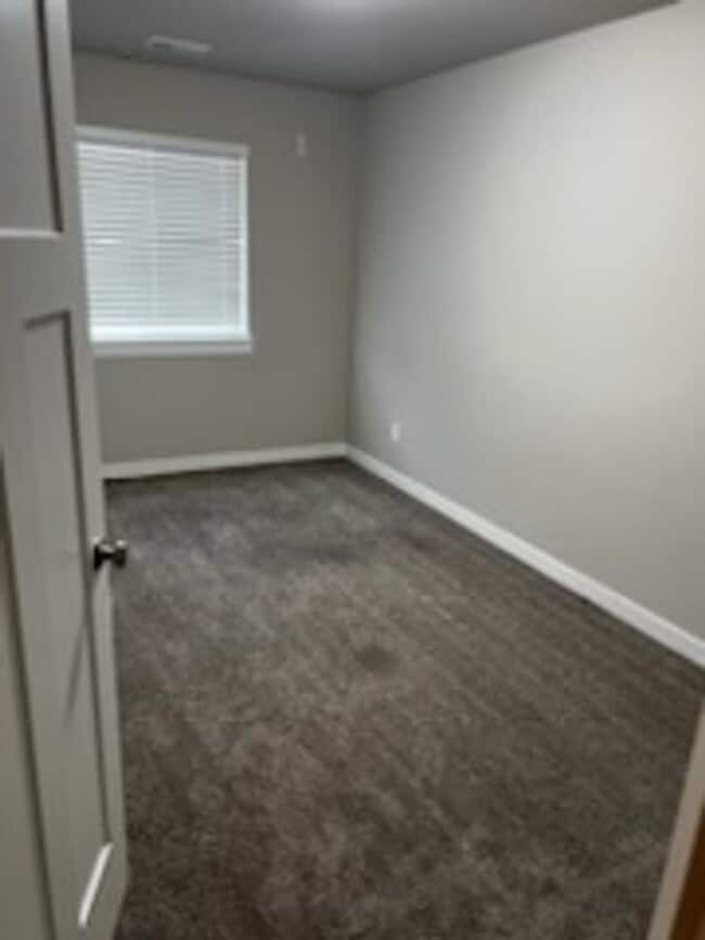 Foto del edificio - Whether you just want the extra room or ne...