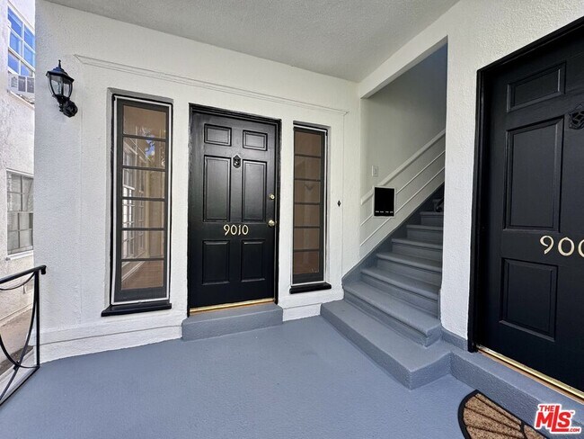 Foto del edificio - 9010 Burton Way