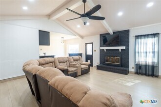 Building Photo - 1306 Ruiz Dr