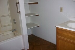 Interior Photo - 401 Main St N