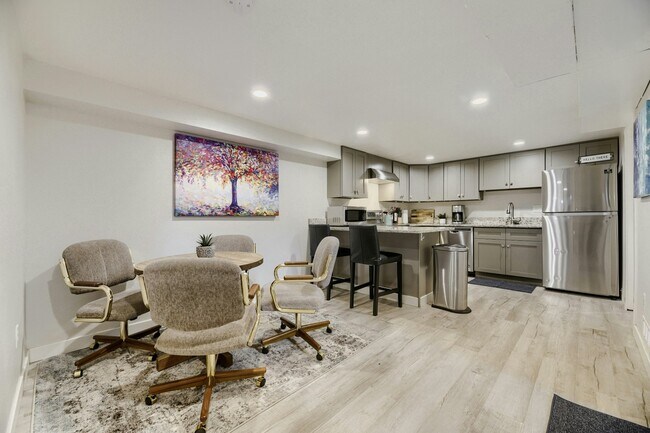 Foto del edificio - 9875 E 22nd Ave