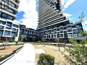 Building Photo - 30 Inn On The Pk Dr