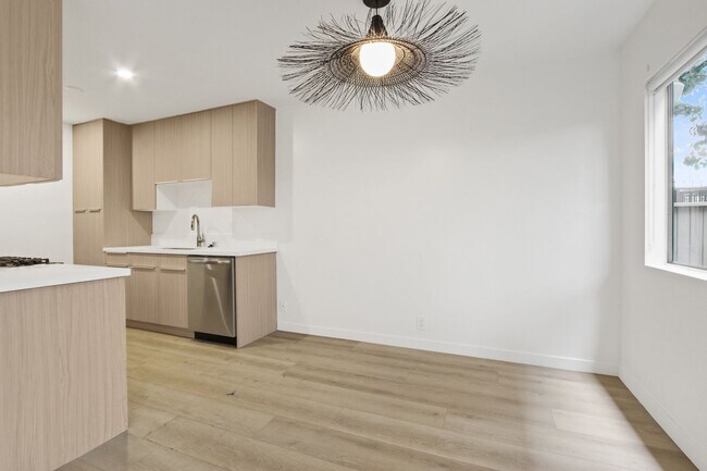 Interior Photo - 3663 Mentone Ave - near Downtown Culver City