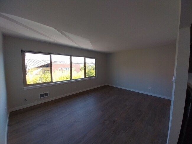 Foto del edificio - 5029 Roosevelt Way NE