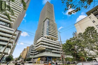 Building Photo - 161-1161 Roehampton Ave