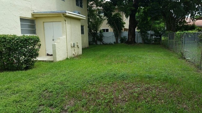 Foto del edificio - 11660 NW 45th St