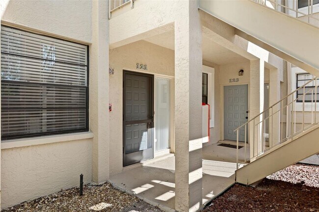 Foto del edificio - 121 Lindsay Ln