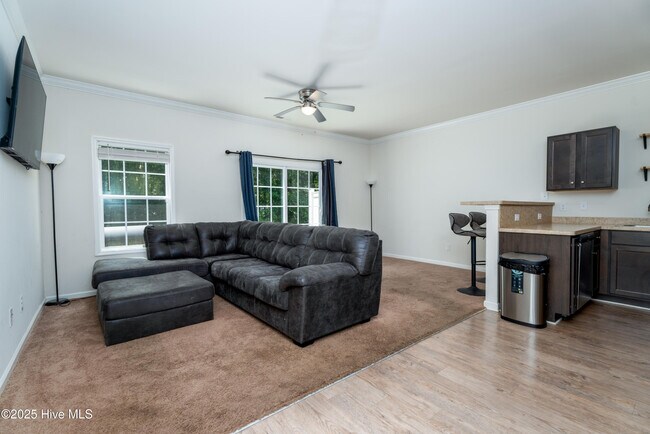Building Photo - 306 Kenan Lp