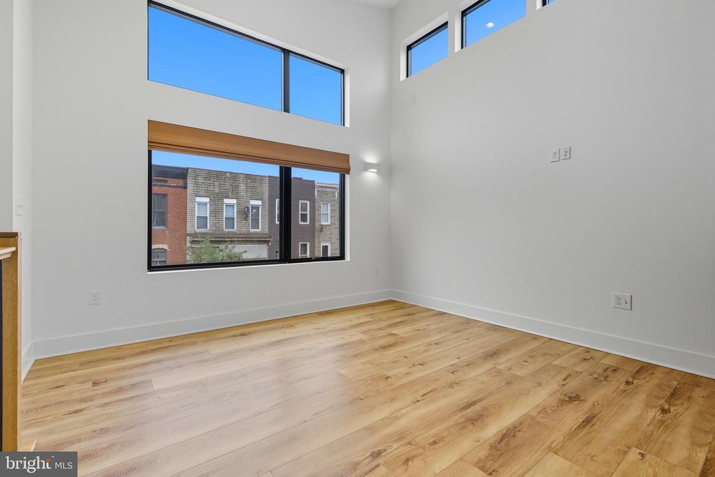 Foto principal - 3531 Claremont St