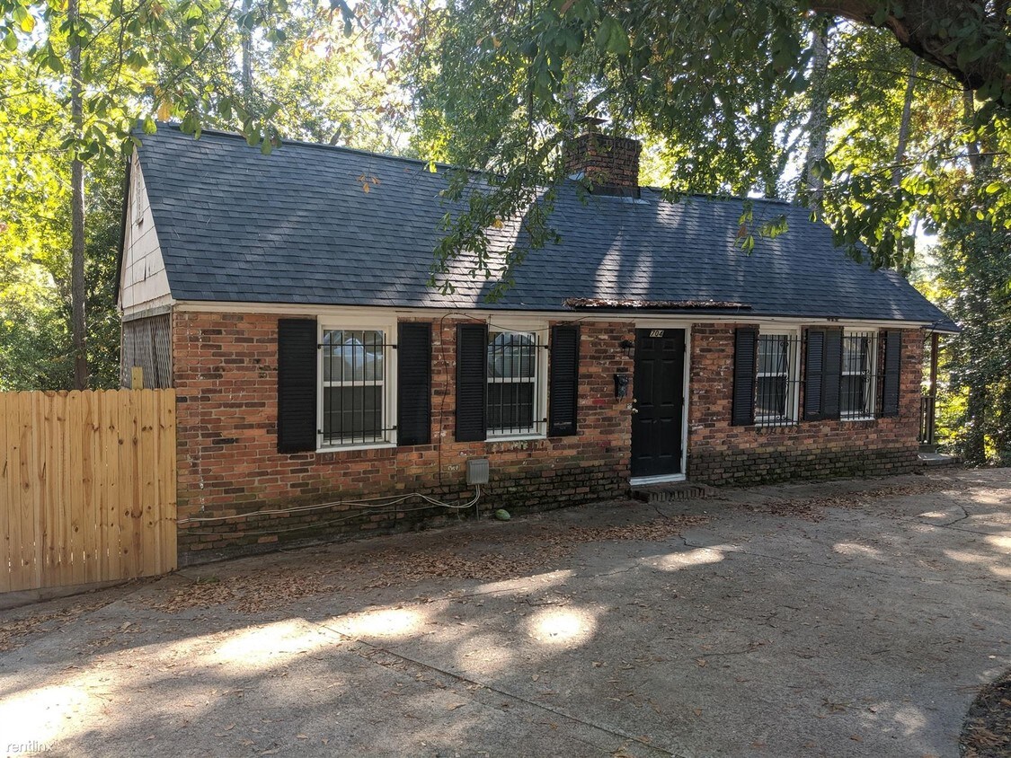 Primary Photo - 3 br, 2 bath Duplex - 704 Bransford Rd Duplex