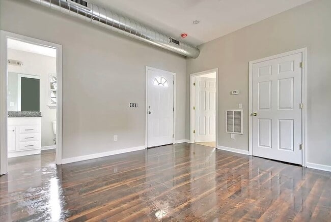 Building Photo - 8 Orrs Ct