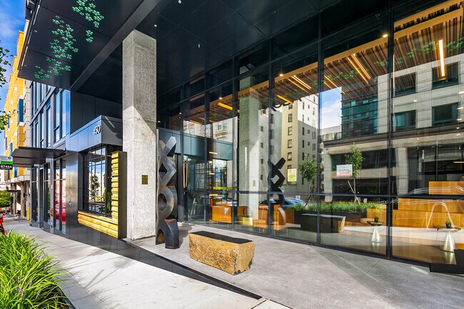 Foto del edificio - 450 S Main St