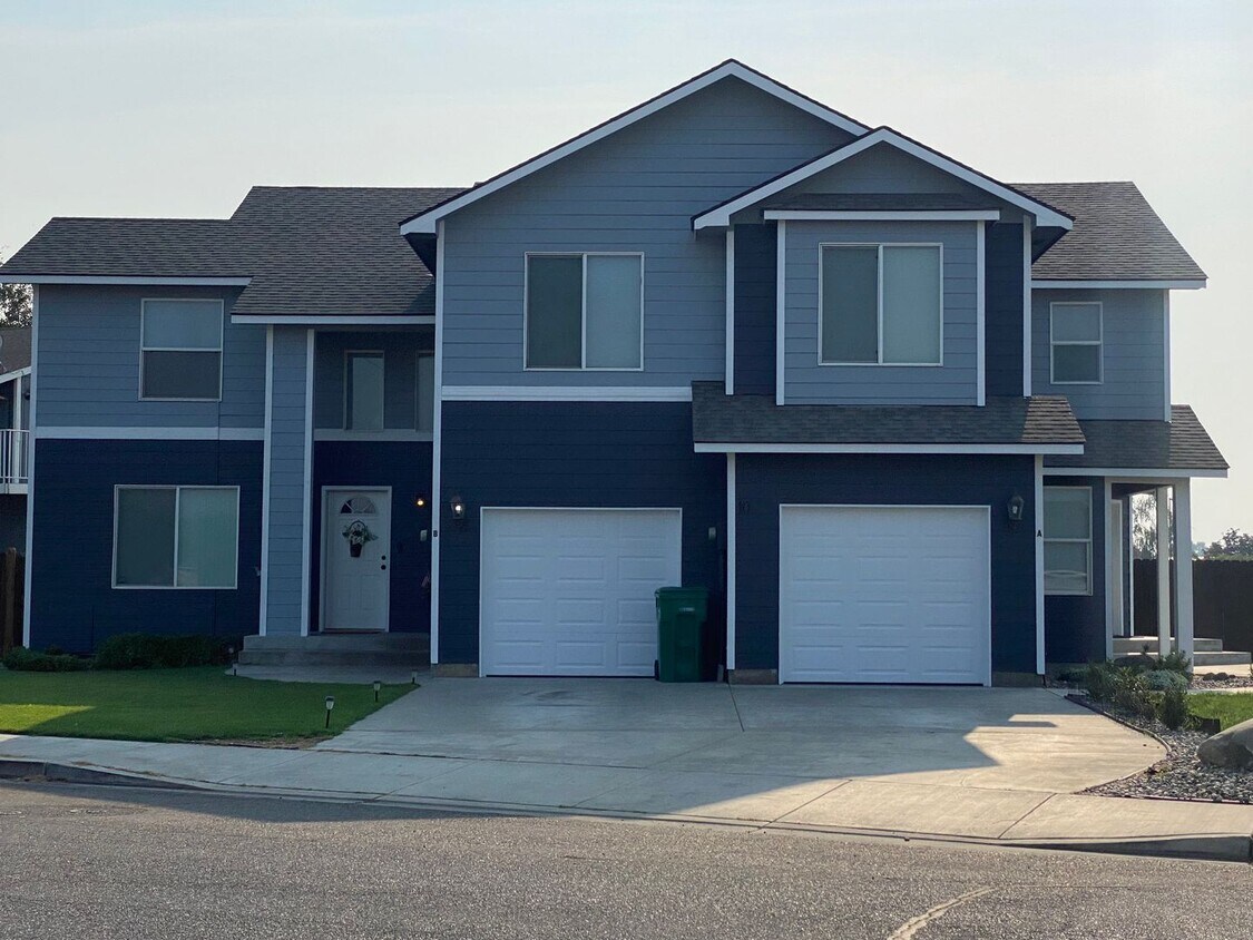 10 S Quay St Unit A, Kennewick, WA 99336 Room for Rent in Kennewick