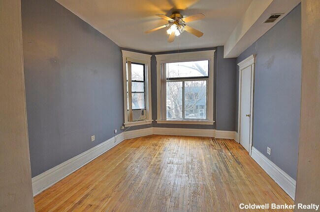 Building Photo - 1249 N Artesian Ave