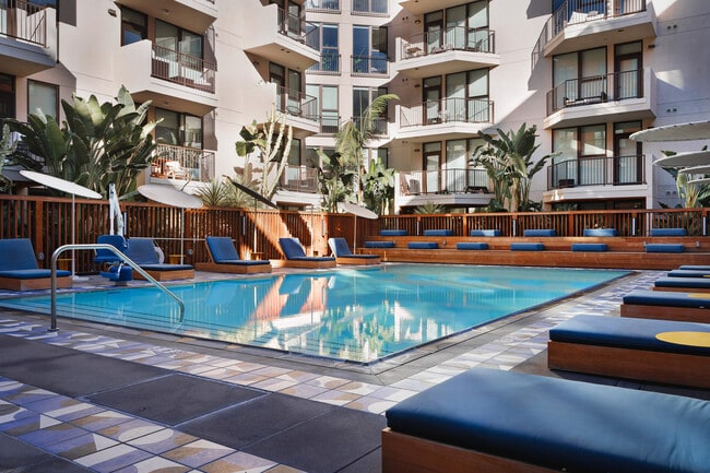 Building Photo - El Centro Apartments and Bungalows
