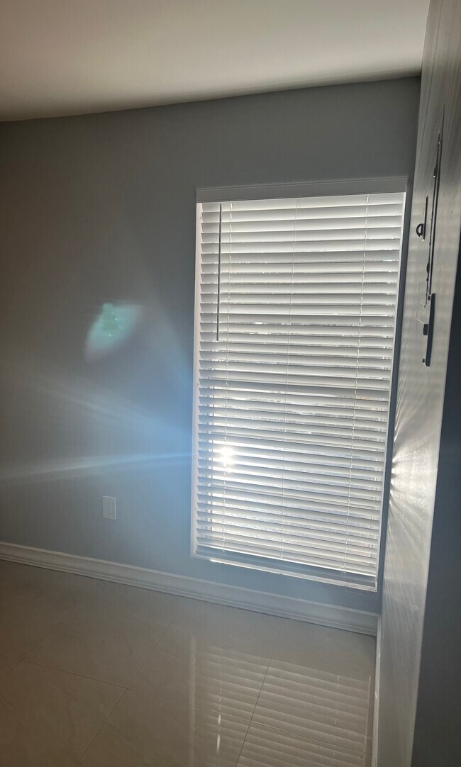 Foto del edificio - 4707 NW 7th St