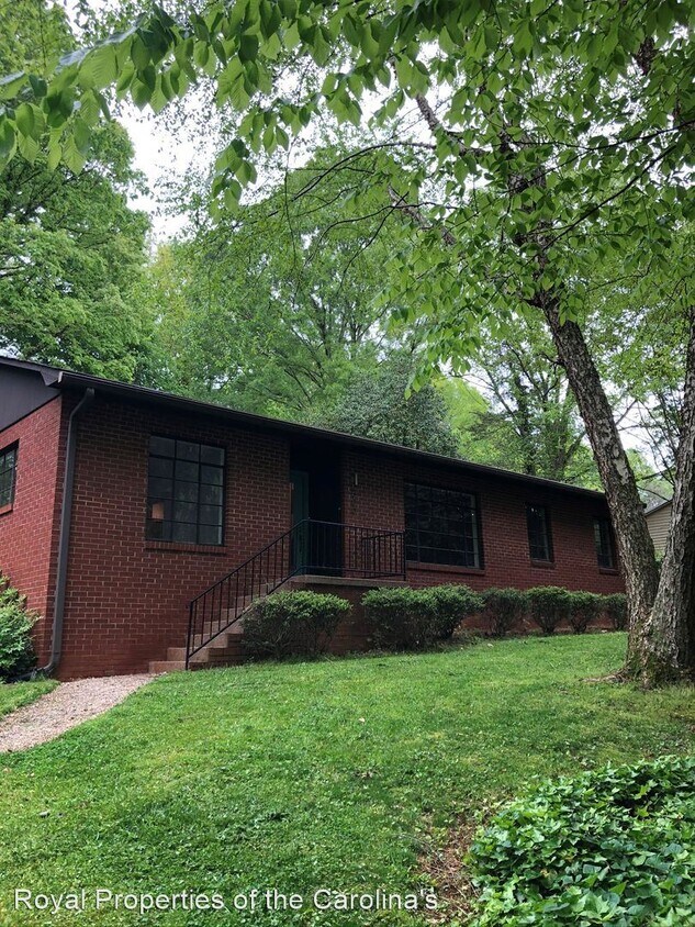 Primary Photo - 3 br, 2 bath House - 500 East J Street