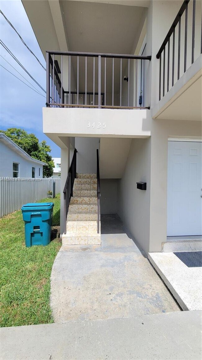 Building Photo - 3425 SW 89th Ave