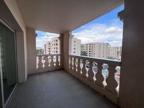 Building Photo - 7920 E Camelback Rd