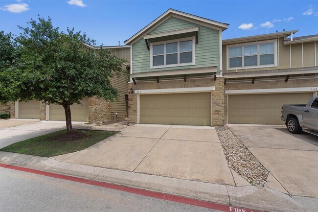 Building Photo - 1620 Bryant Dr