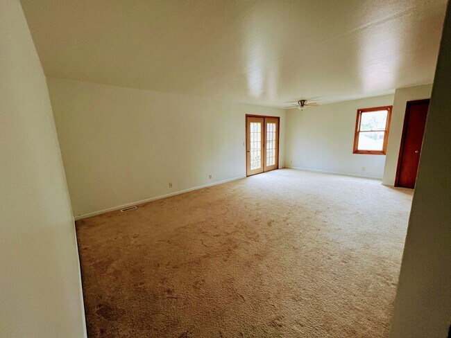 Livingroom - 2619 Kragspough Ct