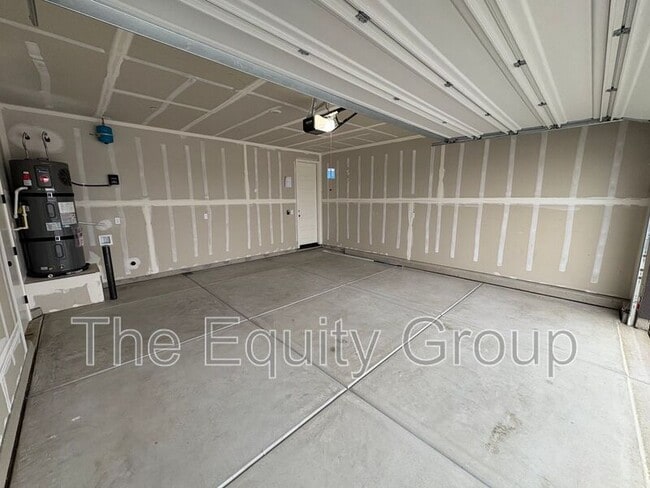 Building Photo - 2231 N Julieann St