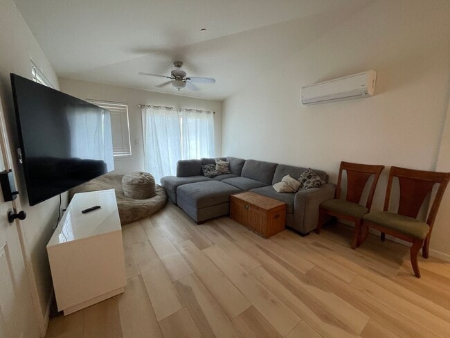 Building Photo - Fully Furnished 3 Bedroom/2 Bathroom