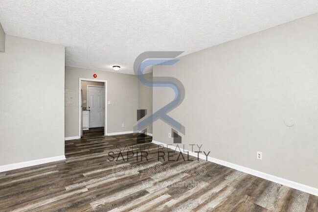 Building Photo - 2045 Alison Ct SW