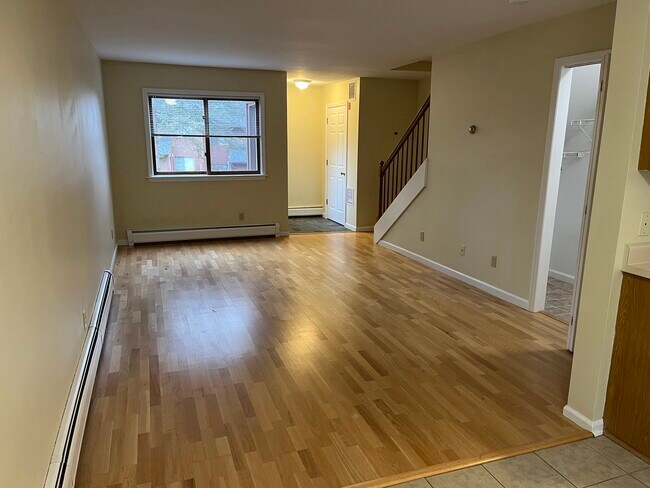 Foto del edificio - 103 Village Heights Rd