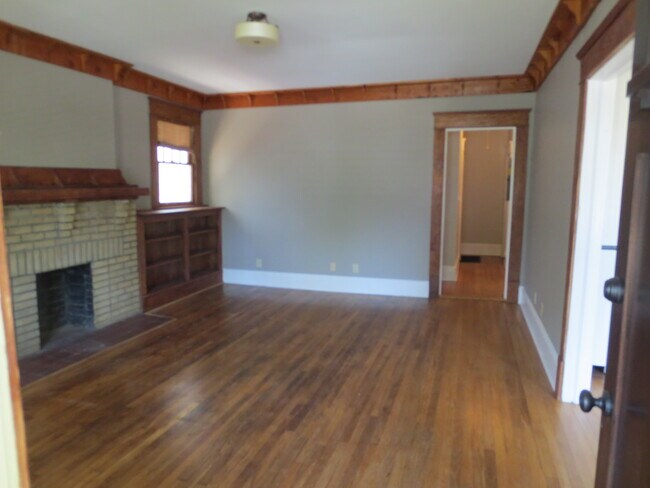 Building Photo - 1222 Merlin Ave SE