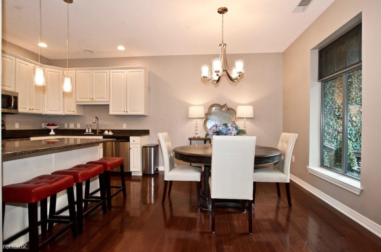 Foto principal - 3000 Vanderbilt Pl