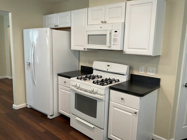 Building Photo - 13206 Ambrosa Dr