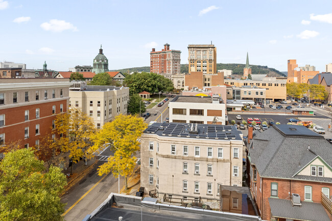 Building Photo - 82 Hawley St