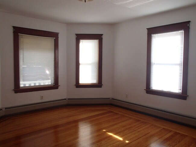 Foto del edificio - 5 Sherry Ave