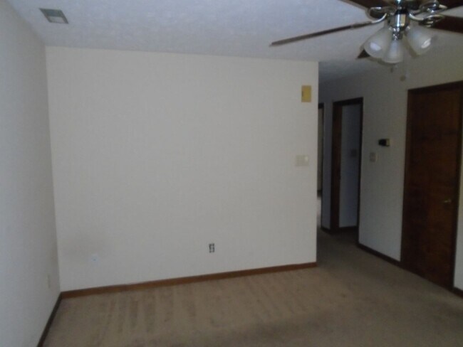 Foto del edificio - 5906 Notblake Ave