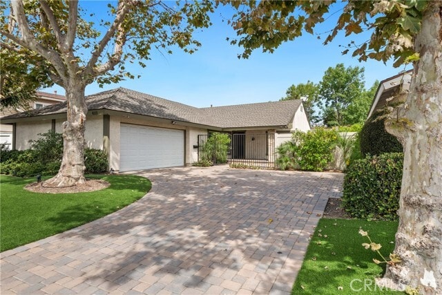 Foto principal - 4111 Reyes St