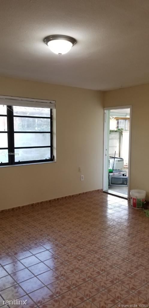 Foto del edificio - 2 br, 1 bath House - 257 W 45th St