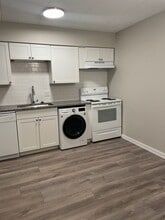 Building Photo - Hidden Valley Club