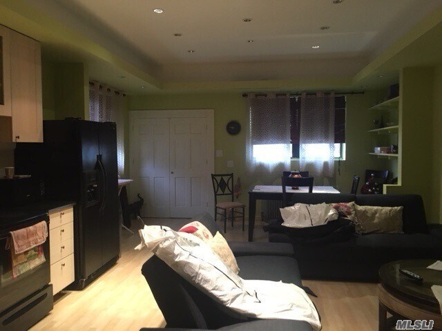 Foto principal - 352 Onderdonk Ave