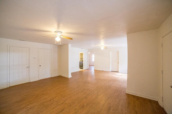 Foto del edificio - 605 NW 13th Terrace
