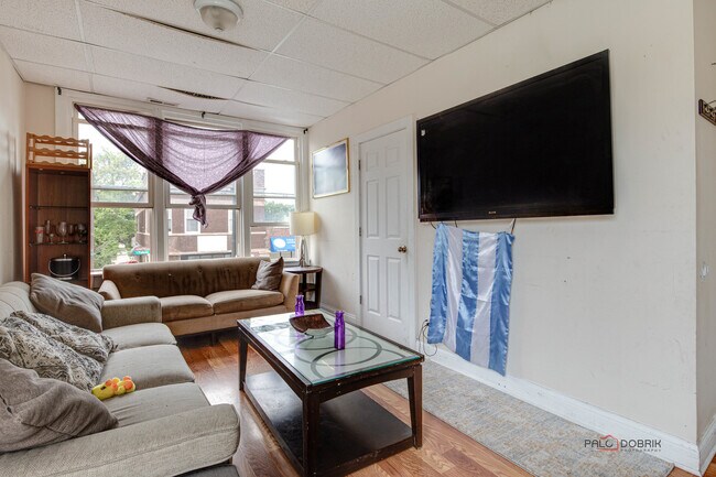 Foto del edificio - 3445 N Pulaski Rd