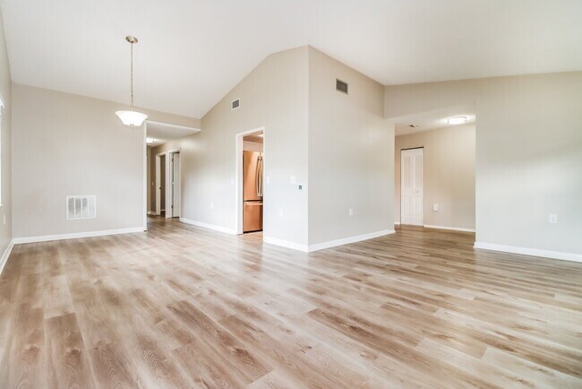 Foto del edificio - 7521 Como Dr