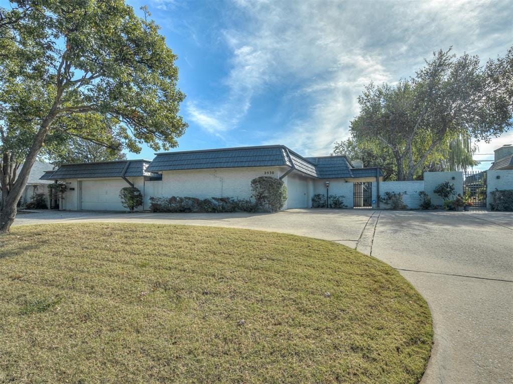 Foto principal - 2530 NW 62nd St