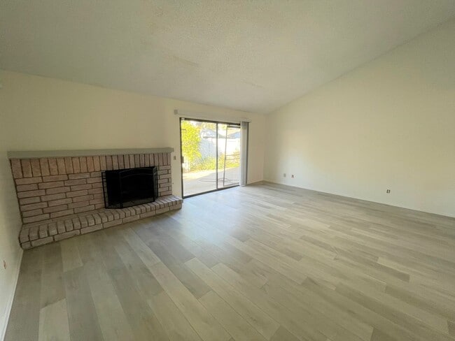 Building Photo - Scandia Pines Condo- Great Amenities!!